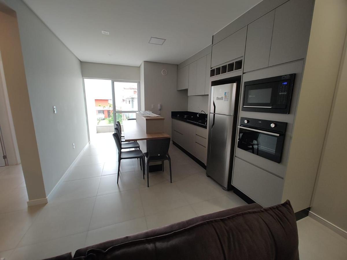 Apartment Pe Na Areia: Beachfront Retreat Near Airport *