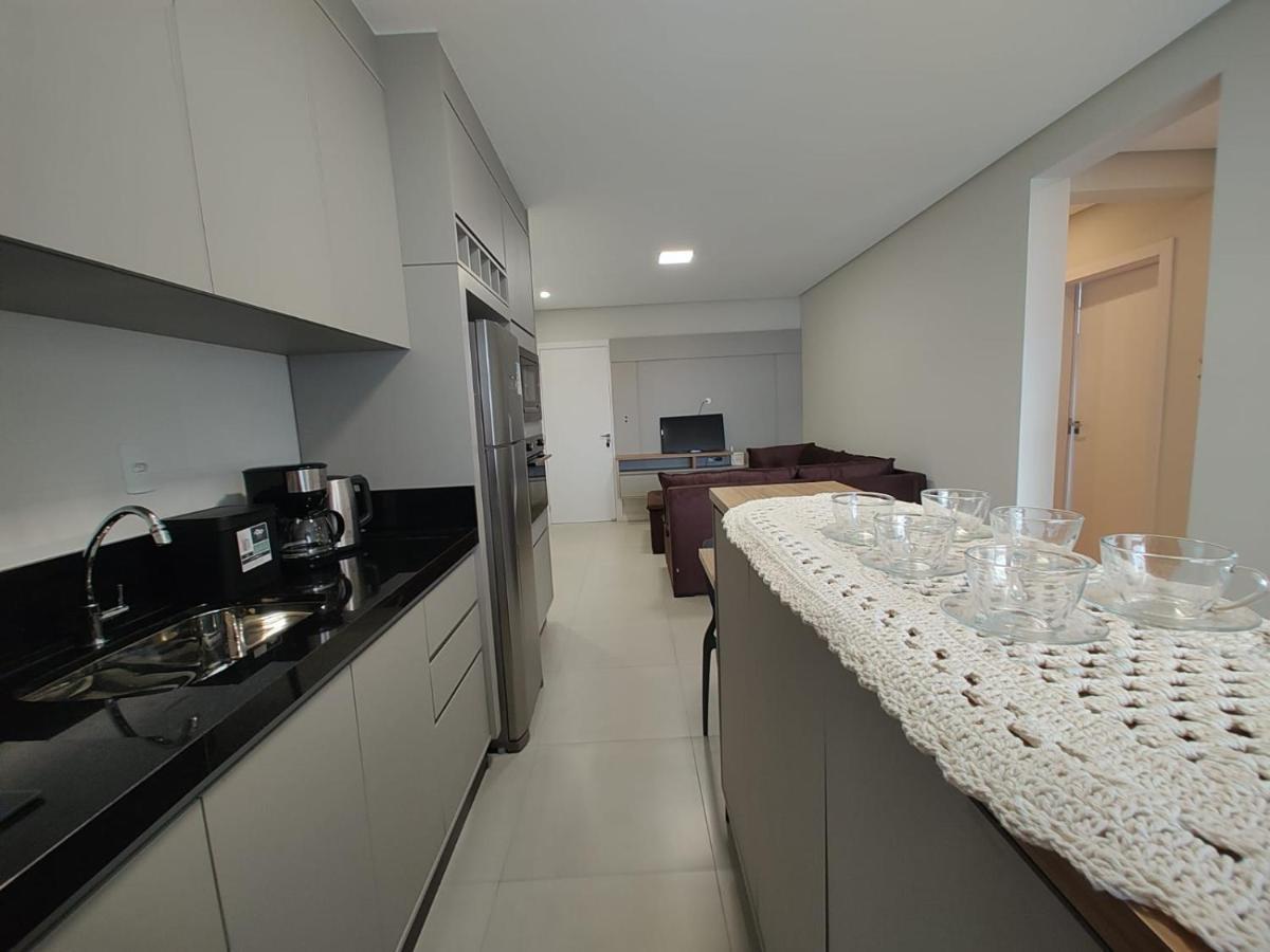 Pe Na Areia: Beachfront Retreat Near Airport Apartment