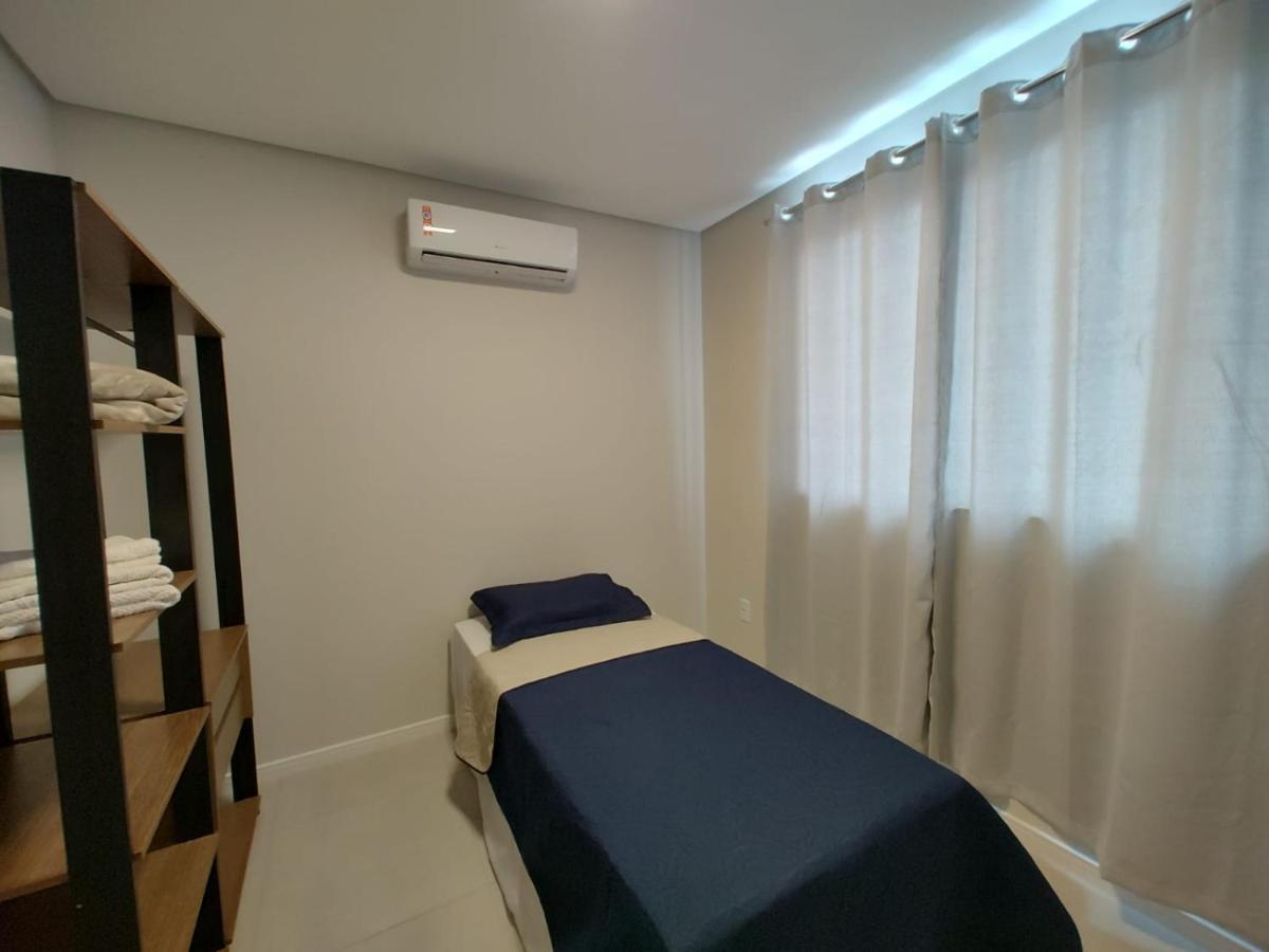 Pe Na Areia: Beachfront Retreat Near Airport Apartment