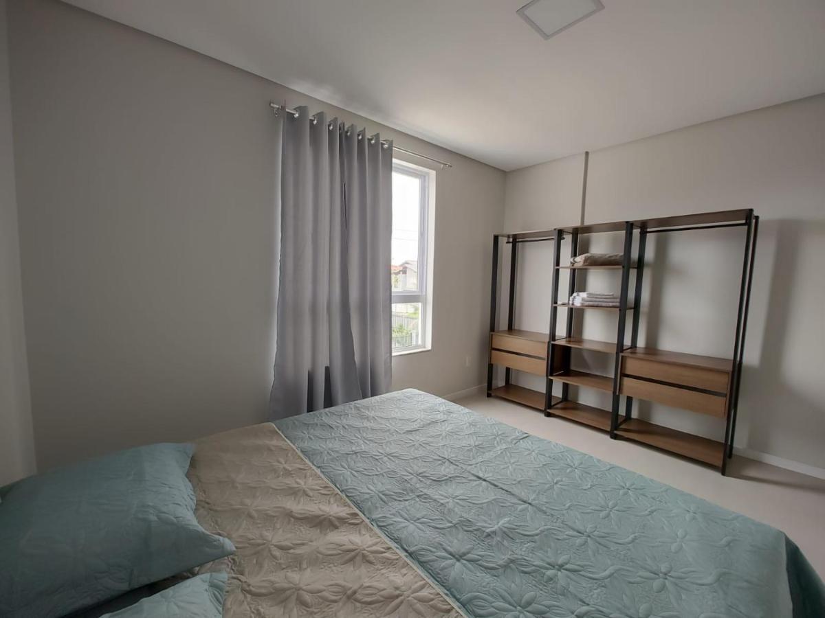Pe Na Areia: Beachfront Retreat Near Airport Apartment *